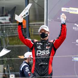 "No tenemos nada que envidiar porque acá hay un gran nivel de pilotos"