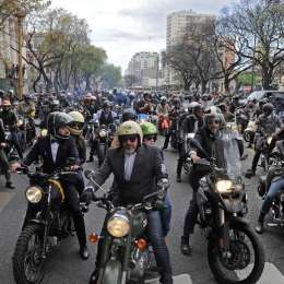 Motoqueros coparon la ciudad contra del cáncer