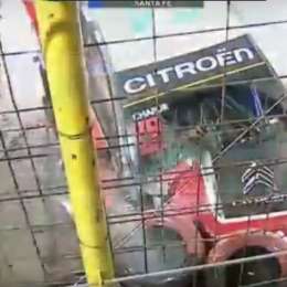 Dura piña de Chapur cuando ganaba la carrera nocturna