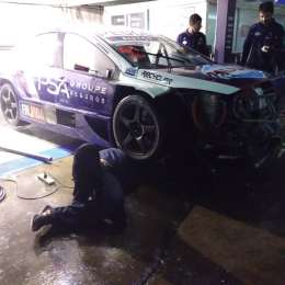 Fuerte piña de Werner en la previa a la carrera nocturna