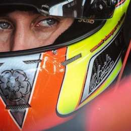 Guerrieri con los pies sobre la tierra