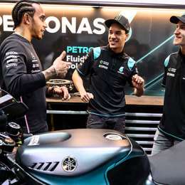 Hamilton no regala nada antes del intercambio con Valentino Rossi