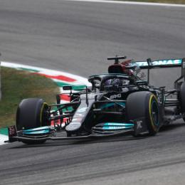 Hamilton giró por primera vez en el nuevo Mercedes