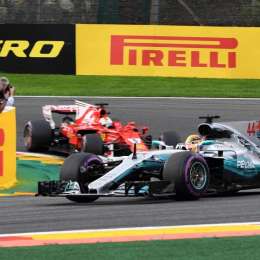 Hamilton logró la victoria en Bélgica y acecha en el campeonato
