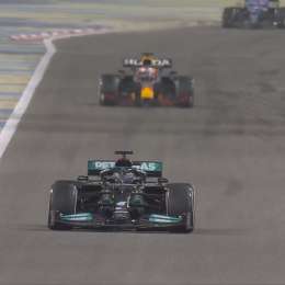 Infartante mano a mano: Hamilton batió a Verstappen