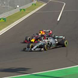 Mercedes apostó a la estrategia y Hamilton venció a Verstappen