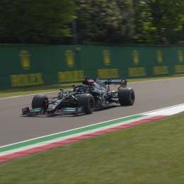 Hamilton dominó el único ensayo en Imola