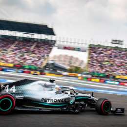 Hamilton celebró una gran victoria en México