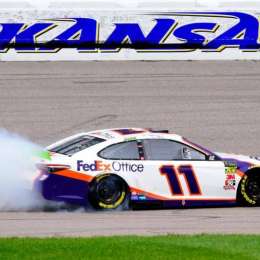 Nascar: el "cartero" llama dos veces, Hamlin vuelve a ganar en Kansas