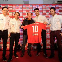 Bochini se vistió de rojo