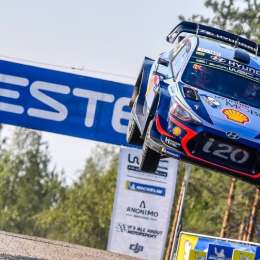 Se reanuda el apasionante campeonato del WRC en Finlandia