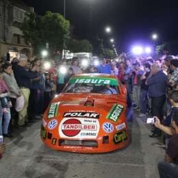 Lobería: Emotivo homenaje a Oscar Castellano