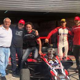 “Todo lo que se pueda hacer debajo del auto lo hice”