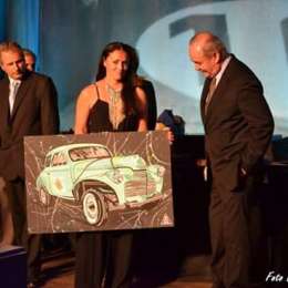 Un cuadro de Fangio estimula la concreción de una Unidad de Terapia Intensiva