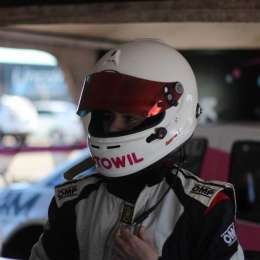 “Es una linda experiencia competir con este tipo de autos”