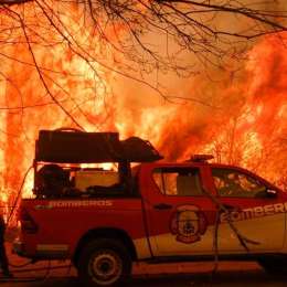 Los mecánicos del Súper TC2000 que le dan pelea a los incendios en Córdoba