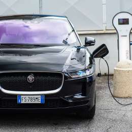 Jaguar Land Rover: 556 millones de euros para autos eléctricos