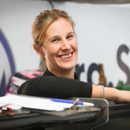 Julia Ballario se recupera favorablemente en su casa