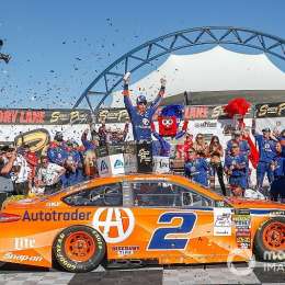 Penske apostó por Keselowski en Las Vegas y ganó