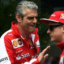 La bajarían el sueldo a Kimi