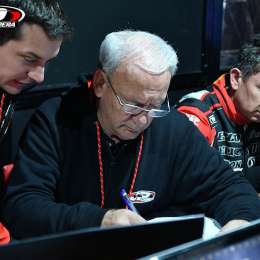 "Me indigna... nunca viví algo así en el automovilismo"