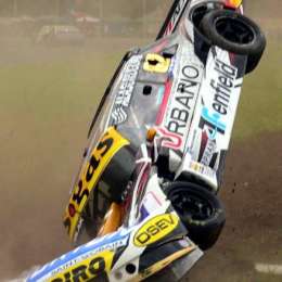 Terrible choque de Lambiris contra el talud