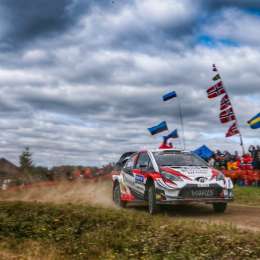 Latvala presiona a Neuville en Italia