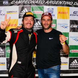 Un duelo apretado hasta el final