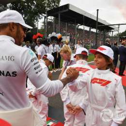 Lewis Hamilton preocupado por los más chicos