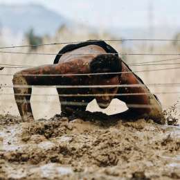 Lewis Hamilton hace "Mud Running"