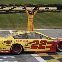 Nascar en tierra y una "Rebanada" de Logano