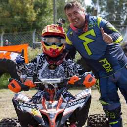 Para el Récord Guinness, padre e hijo campeones el mismo día