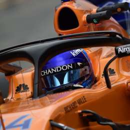 McLaren movió primero y Alonso no larga del fondo
