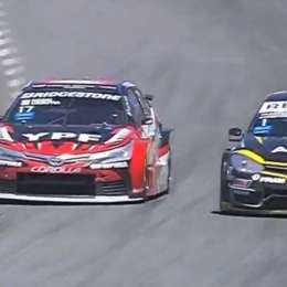 La espectacular maniobra de Rossi a Ardusso en los 200 Kilómetros