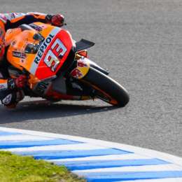Márquez predominó en un entrenamiento accidentado