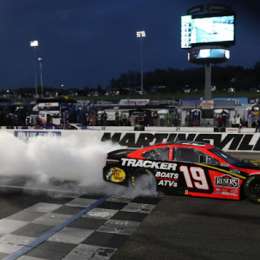 Nascar en Martinsville para Martin Truex