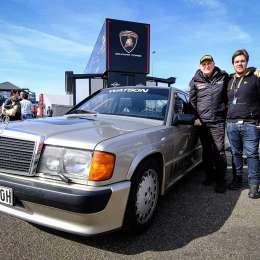 El Mercedes 190 de John Watson está en Barcelona y es de un argentino