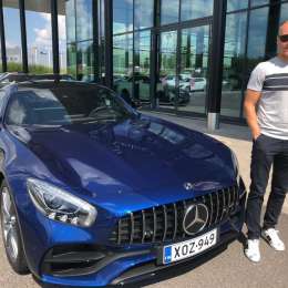 Valtteri Bottas se desprende de su Mercedes 