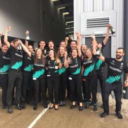 Mercedes premia a sus empleados