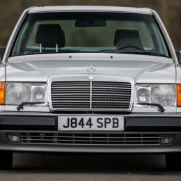Subastarán en Inglaterra un Mercedes 500E de Mr. Bean 