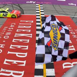 Nascar en Michigan Ryan Blaney ganó en ajustado final