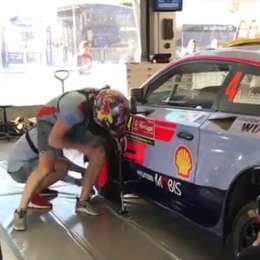 ¿Cómo se cambia un neumático en el Rally Mundial?