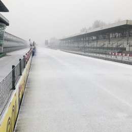 Una postal: El circuito de Monza tapado por la nieve