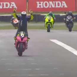 ¡Insólito! Festejó antes de tiempo y perdió la carrera