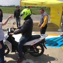 Clínica de conducción segura de motos en el Autódromo
