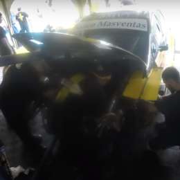 El cambio de motor en el auto de Conta