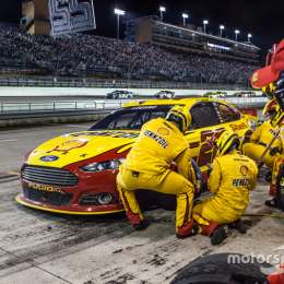 Nascar cambia el reglamento para boxes