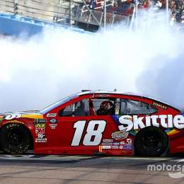 Kyle Busch ganó la Nascar en Phoenix