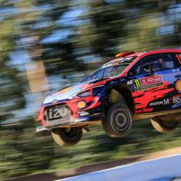 Thierry Neuville pone su marca sobre la nieve en el Shakedown