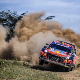 Neuville llega al final del viernes como líder en Kenia